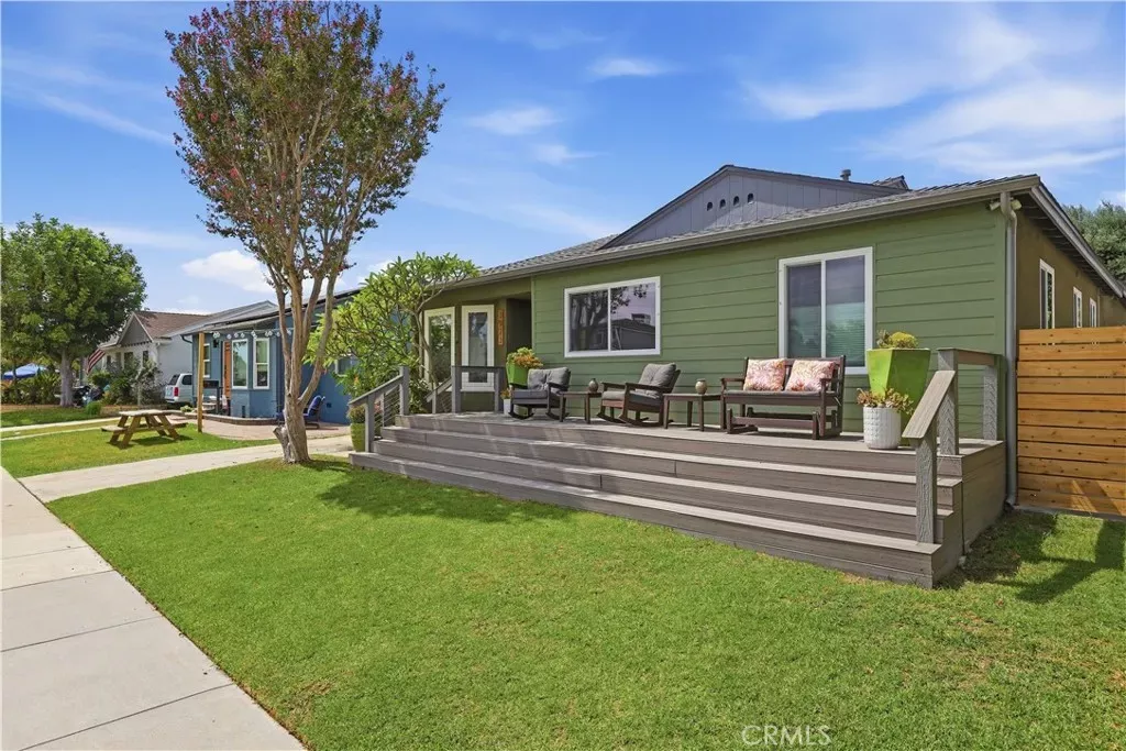 Property Photo: 3923 Conquista CA 90808