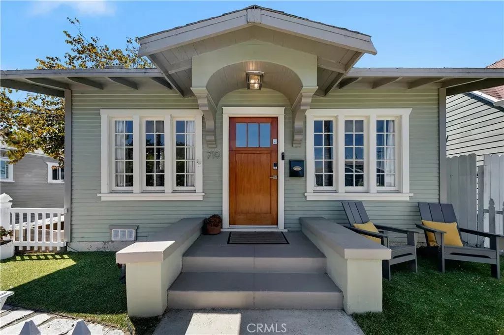 Property Photo:  719 Columbia Place  CA 90501 