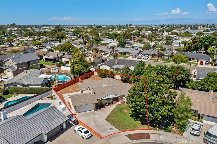 Property Photo:  805 S Oakhaven  CA 92804 