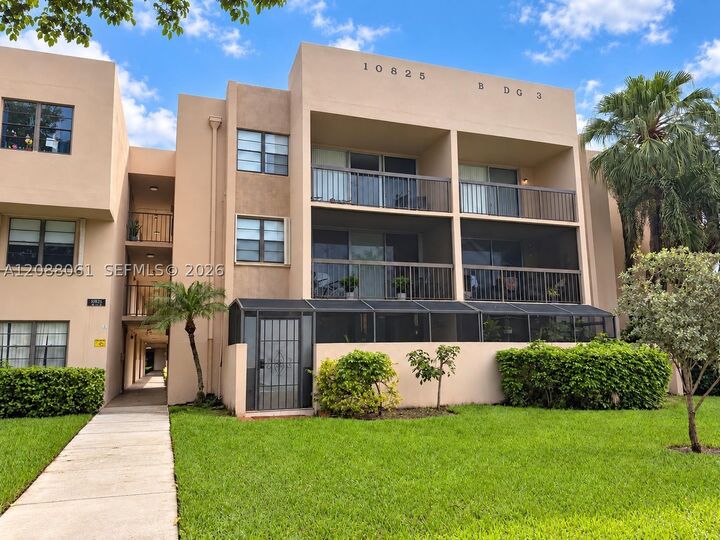 Property Photo:  10625 SW 112th Ave 111  FL 33176 