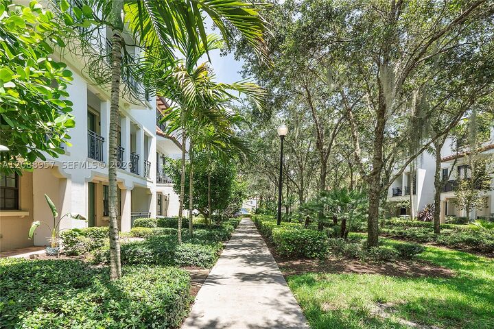 Property Photo: 11343 SW 14th St FL 33025
