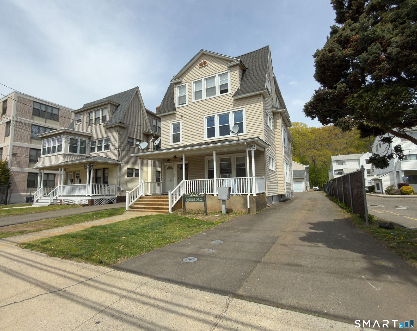 Property Photo:  1003-1005 Whalley Avenue  CT 06515 