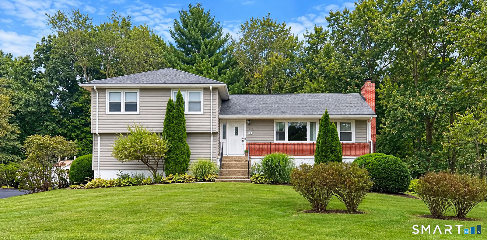 Property Photo: 4280 Madison Avenue CT 06611