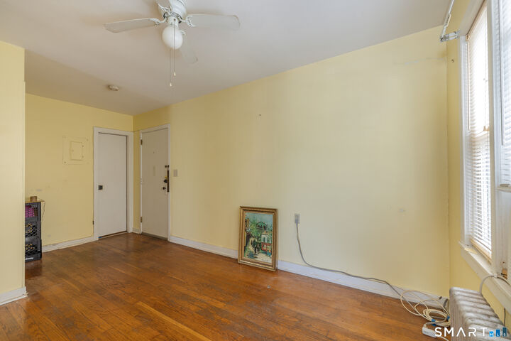 Property Photo:  744 Canaan Road Blg87 21  CT 06610 