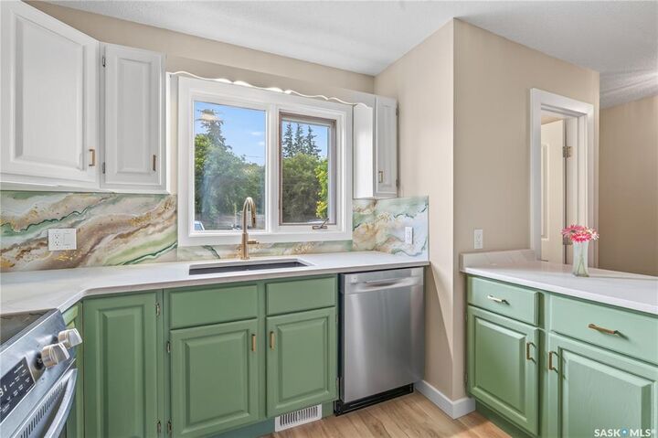 Property Photo:  309 7th Avenue  SK S0K 2A0 