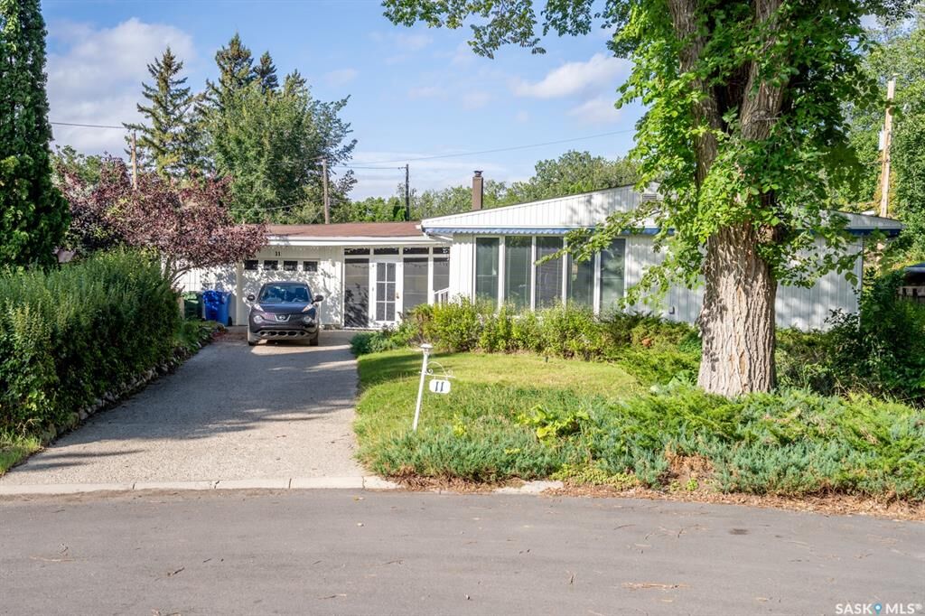 Property Photo:  11 Briarwood Place  SK S4S 5M8 