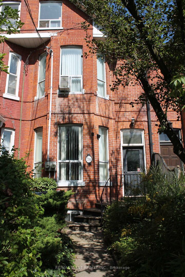 Property Photo:  78 Wright Avenue 3rd Floor  ON M6R 1L2 