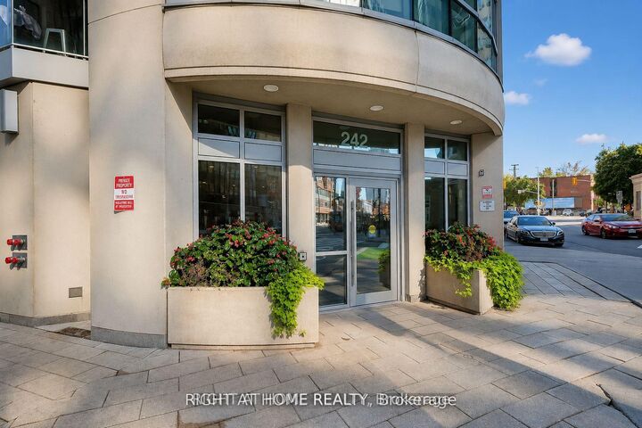 Property Photo:  242 Rideau Street 1601  ON K1N 0B7 