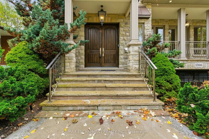 Property Photo:  1366 Wilson Avenue  ON L5G 3K2 