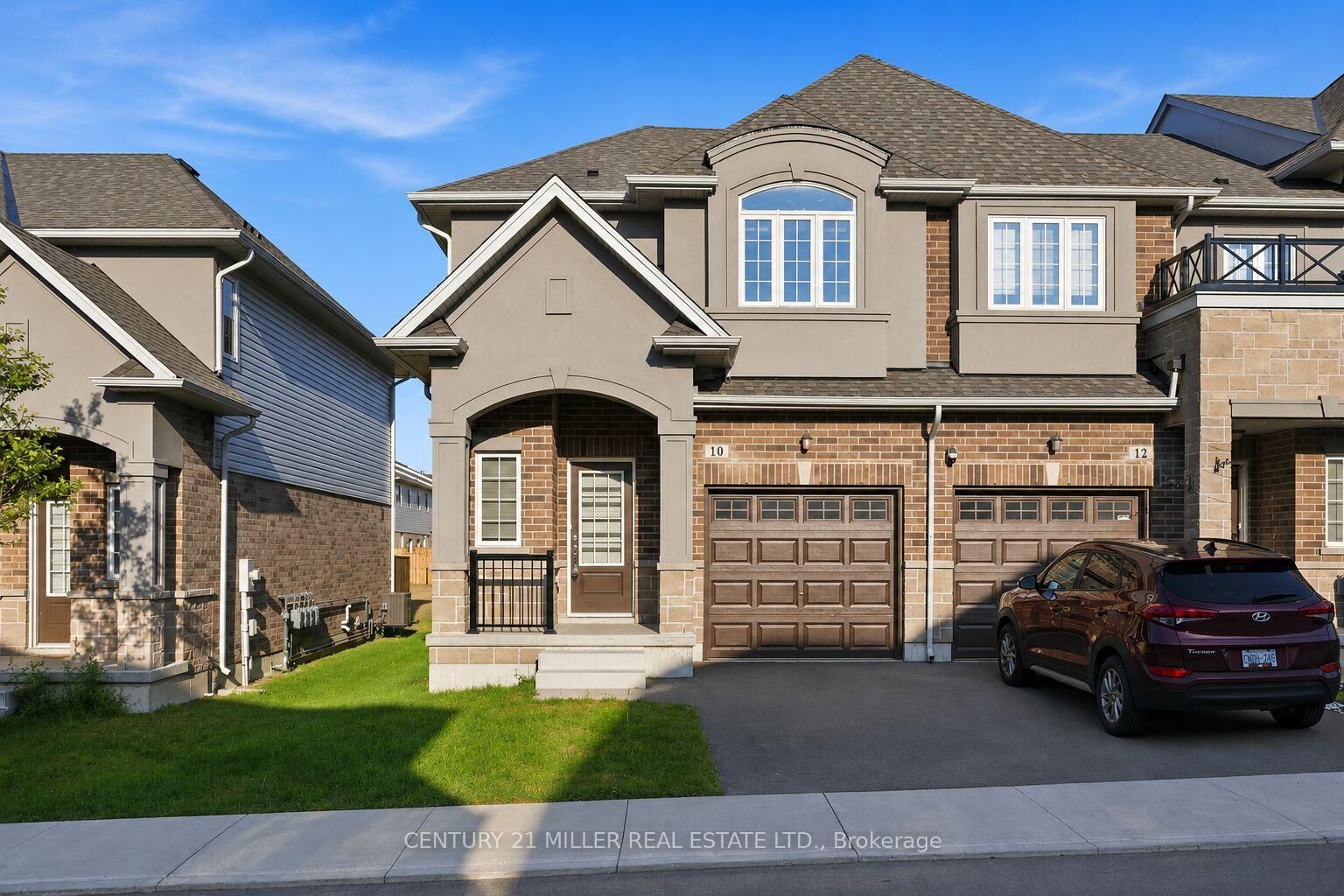 Property Photo:  10 Linden Park Lane  ON L9A 1Y1 