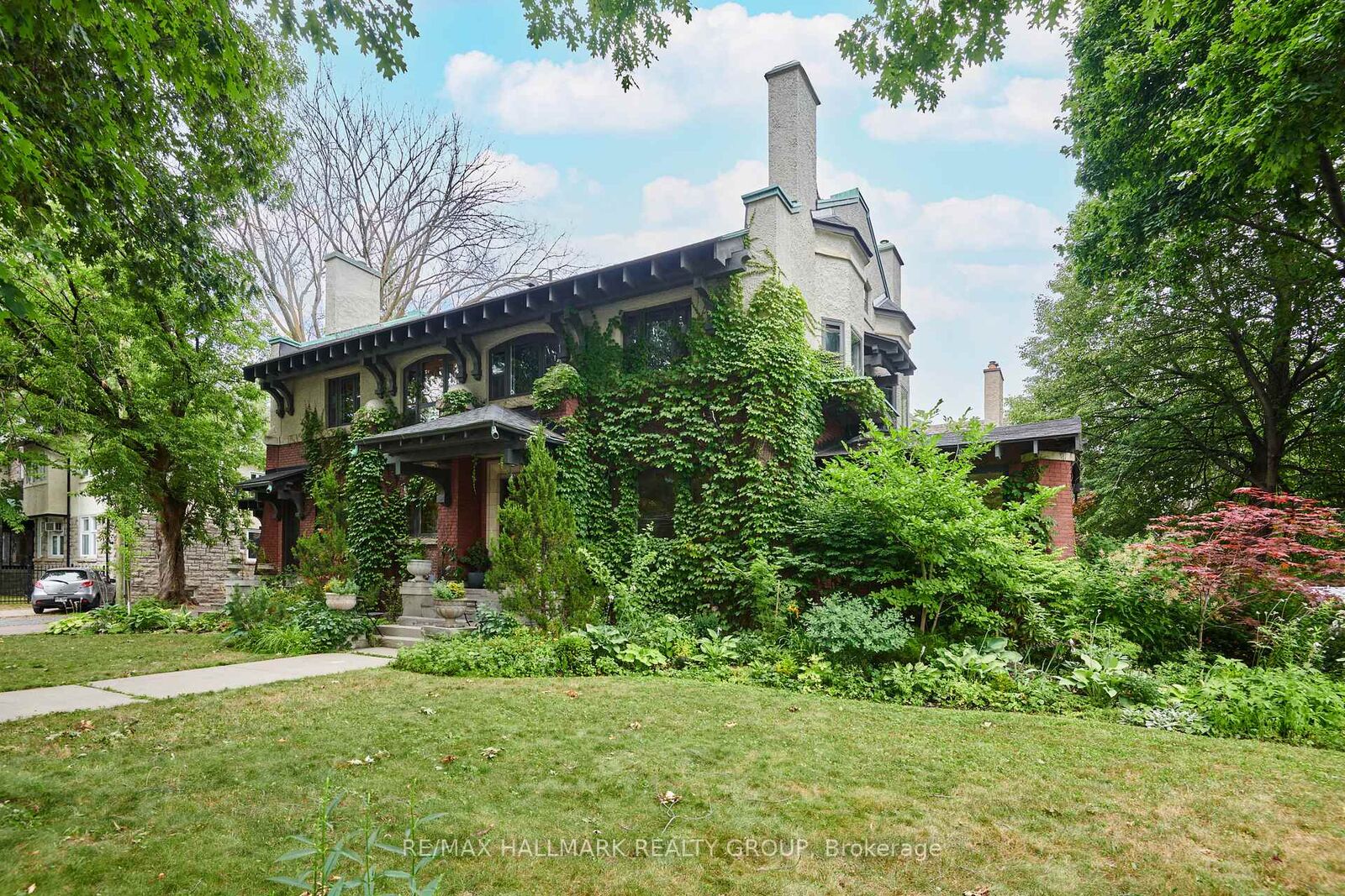 Property Photo:  517 O'Connor Street  ON K1S 1Z1 