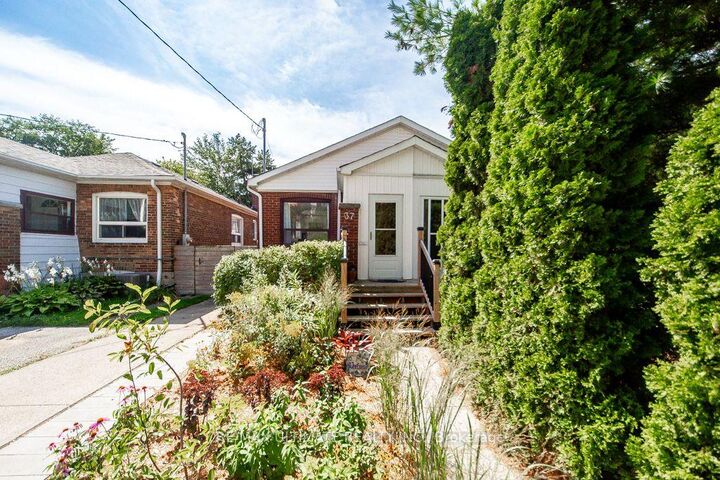 Property Photo:  37 Gowan Avenue  ON M4K 2C8 