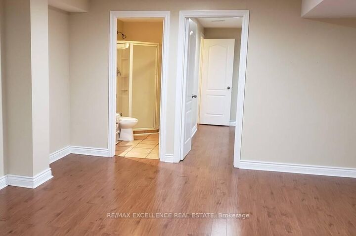 Property Photo:  5553 Bonnie Street  ON L5M 0N7 