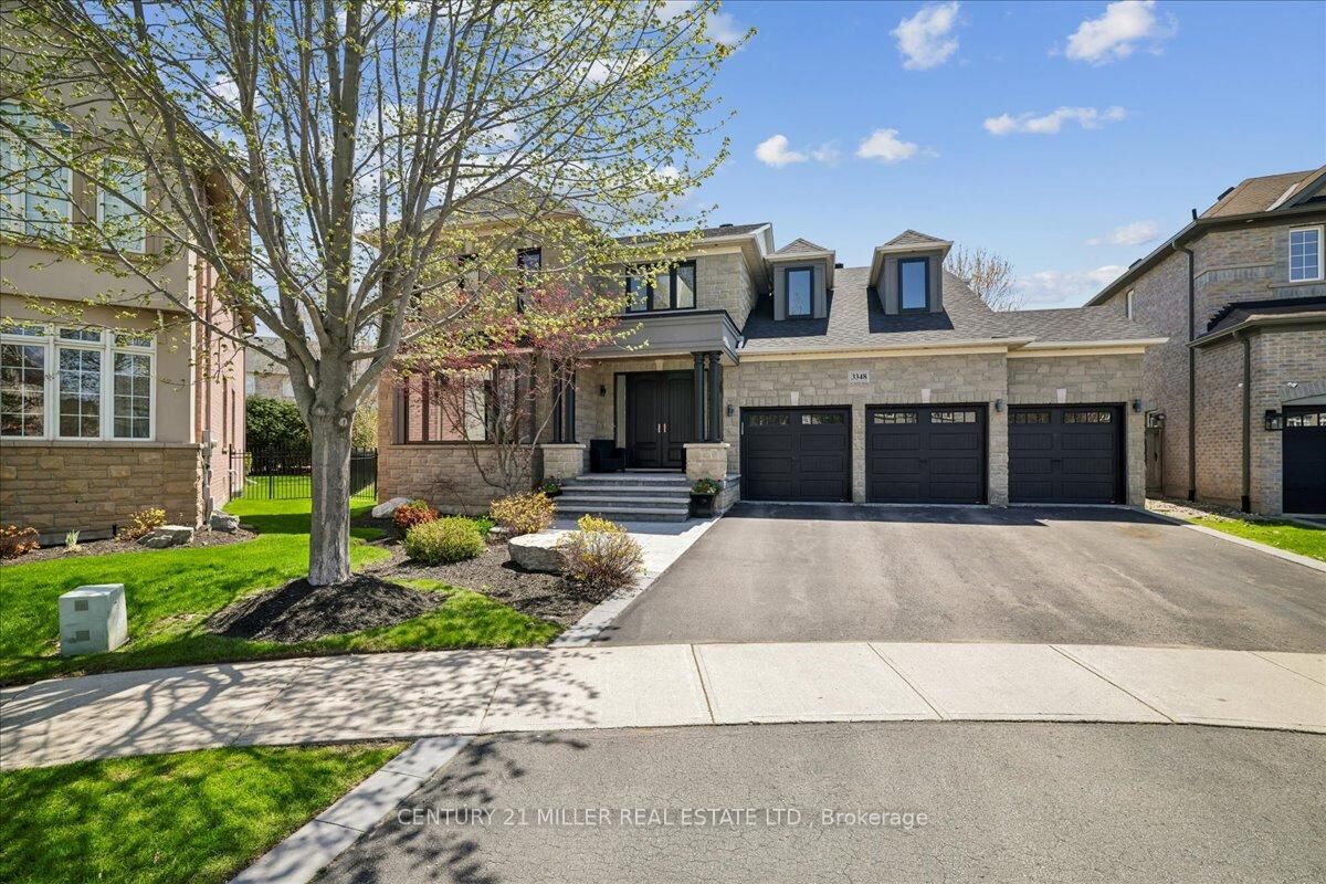 Property Photo: 3348 Skipton Lane ON L6M 0K3
