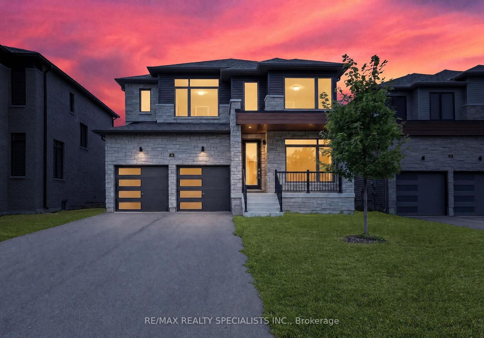 Property Photo:  147 Rosanne Circle  ON L9Z 0N1 