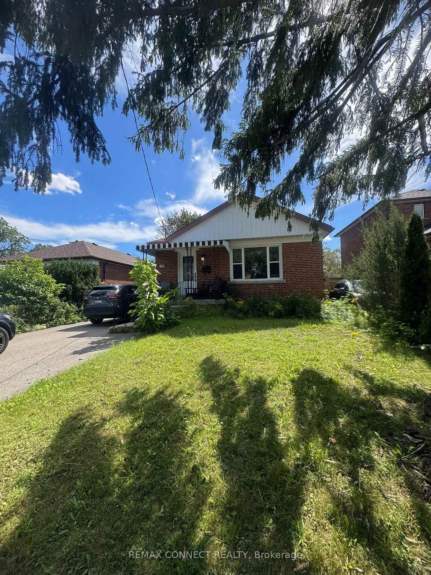 Property Photo:  189 Tower Drive  ON M1R 3P6 