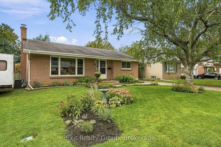 Property Photo:  50 Lambert Drive  ON K8N 4K6 