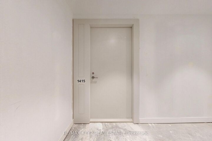 Property Photo:  4010 Eglinton Avenue W 1415  ON M9A 0G5 