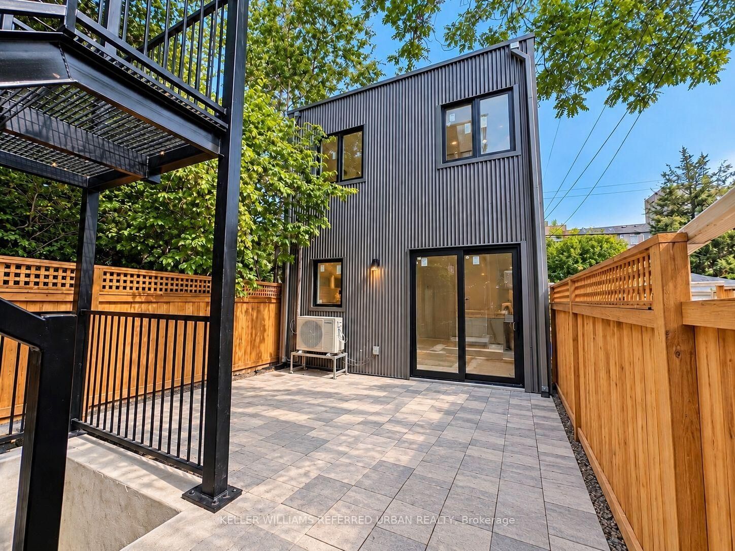 Property Photo:  269 Brunswick Avenue Laneway  ON M5S 2M6 