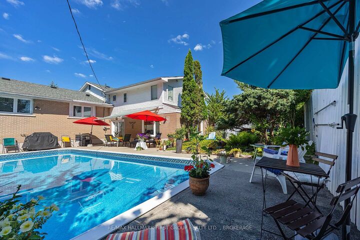 Property Photo:  19 Dedrick Drive  ON K7M 2V4 