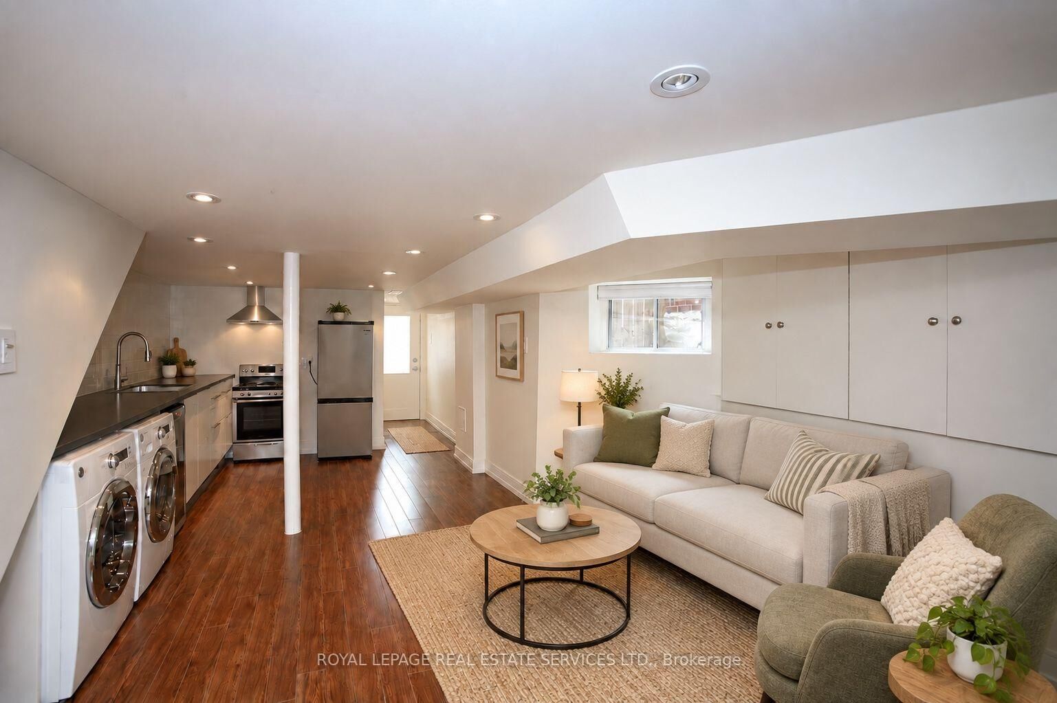 Property Photo: 506 Manning Avenue Lower ON M6G 2V7
