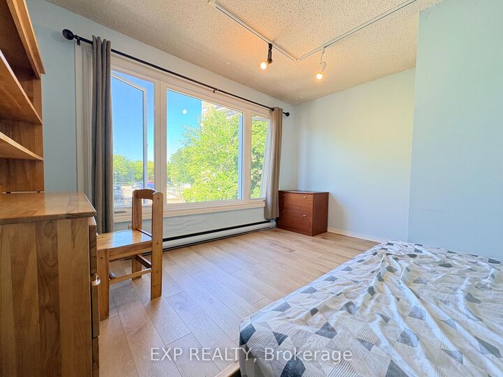 Property Photo:  341 Geneva Street 1  ON L2N 2G3 