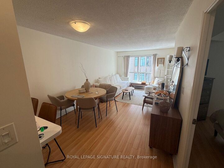Property Photo:  7 Carlton Street 707  ON M5B 2M3 
