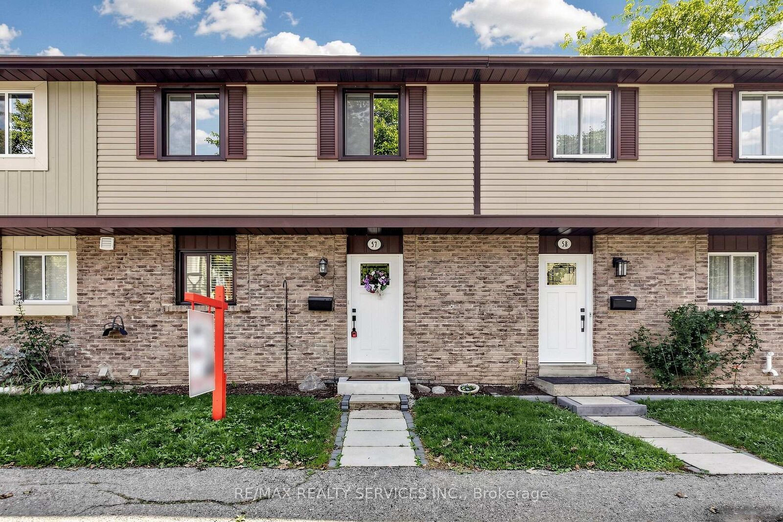 Property Photo:  93 Hansen Road N 57  ON L6V 3C8 
