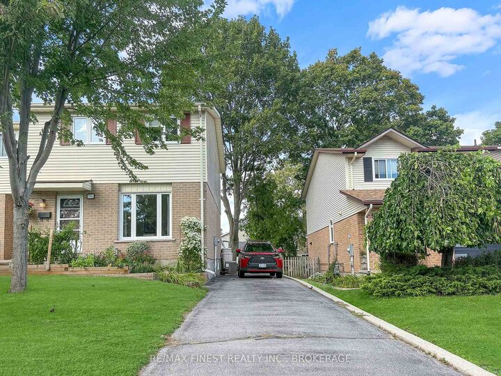 Property Photo:  906 Purcell Crescent  ON K7P 1B9 