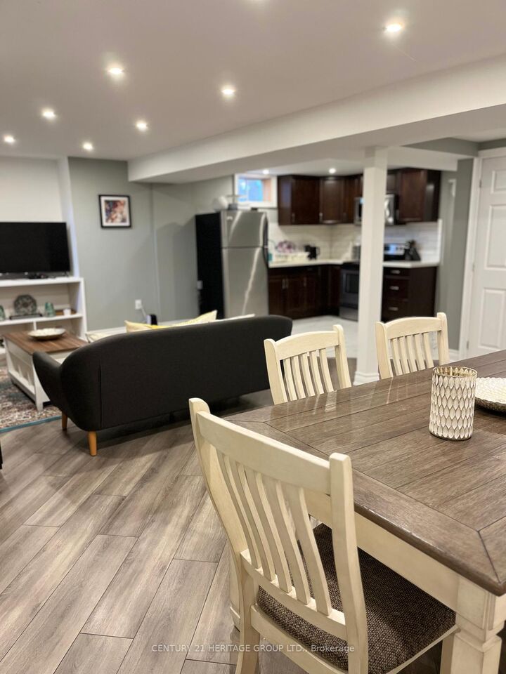 Property Photo:  7 Creekview Avenue  ON L4C 9X1 