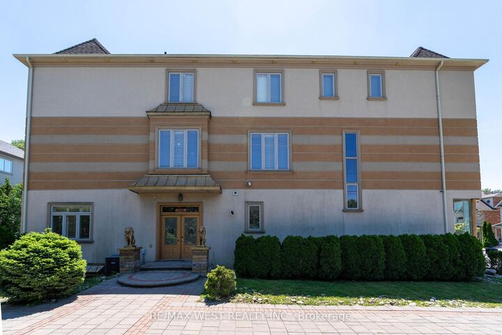Property Photo:  83 Elm Avenue Main Floor  ON L4C 6K8 
