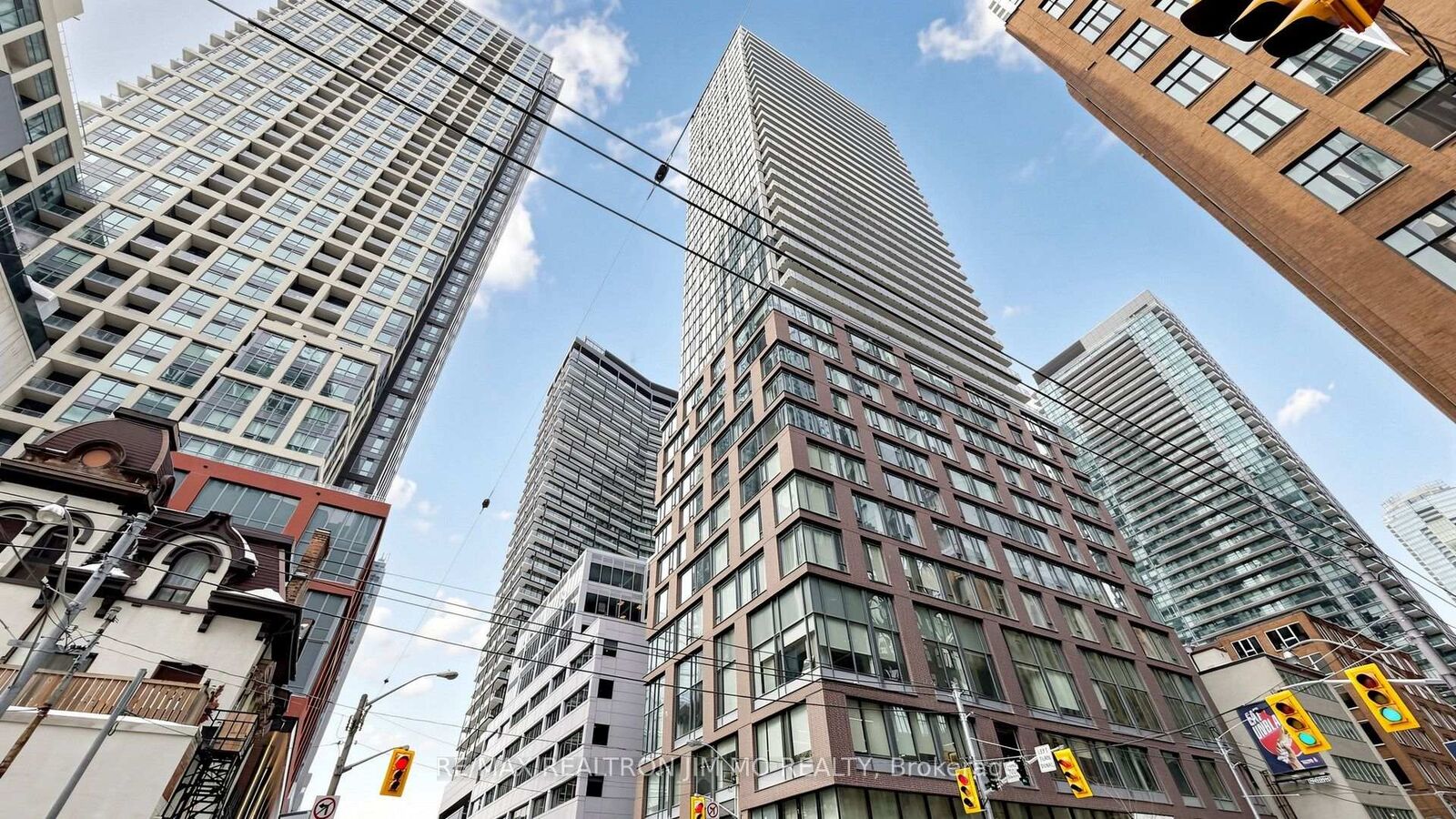 Property Photo:  101 Peter Street 3809  ON M5V 2E8 