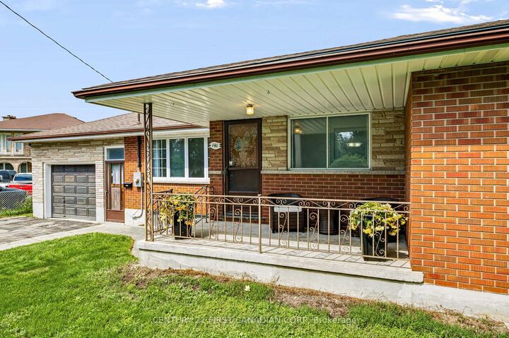 Property Photo:  141 Fairhaven Circle  ON N5W 1E3 