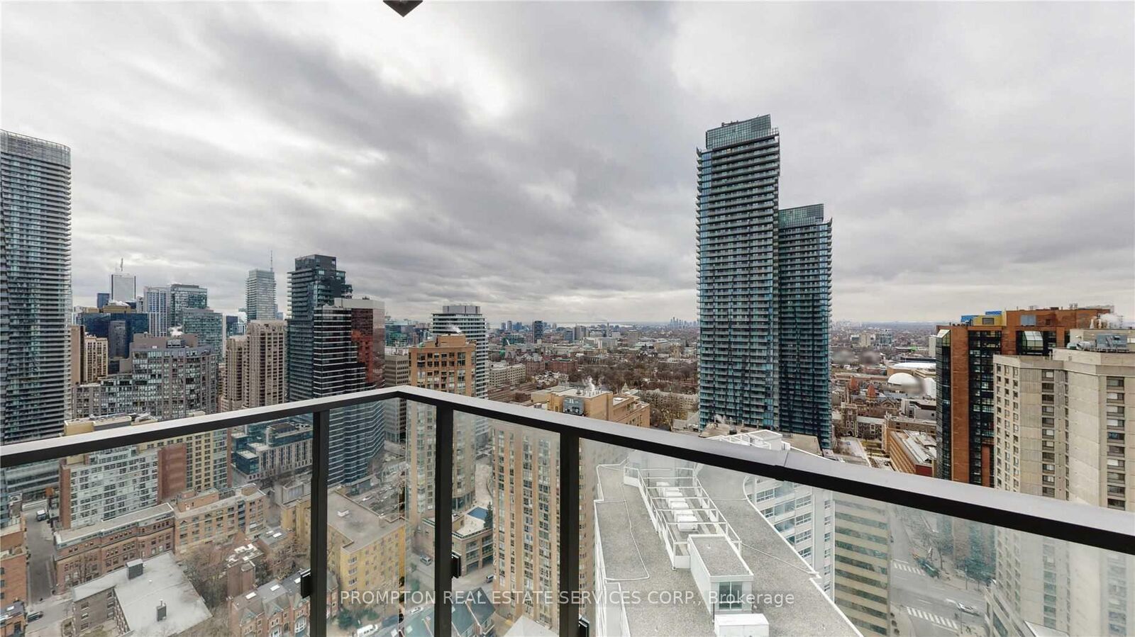Property Photo:  75 St Nicholas Street 3305  ON M4Y 0A5 