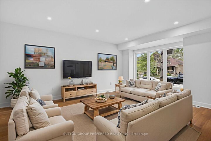 Property Photo:  665 Piccadilly Street  ON N5Y 3H3 