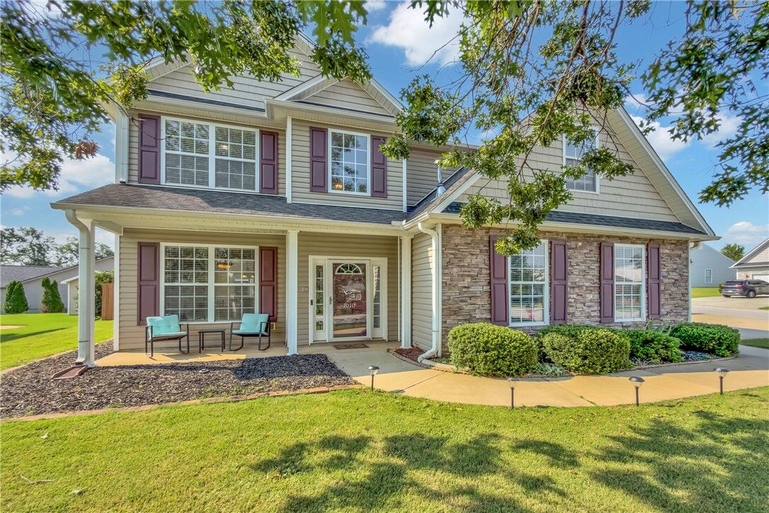 Property Photo: 1010 Blythwood Drive SC 29673