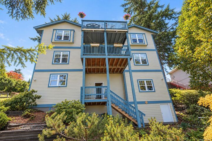Property Photo:  6089 Chippewa Rd  BC V9L 5P5 