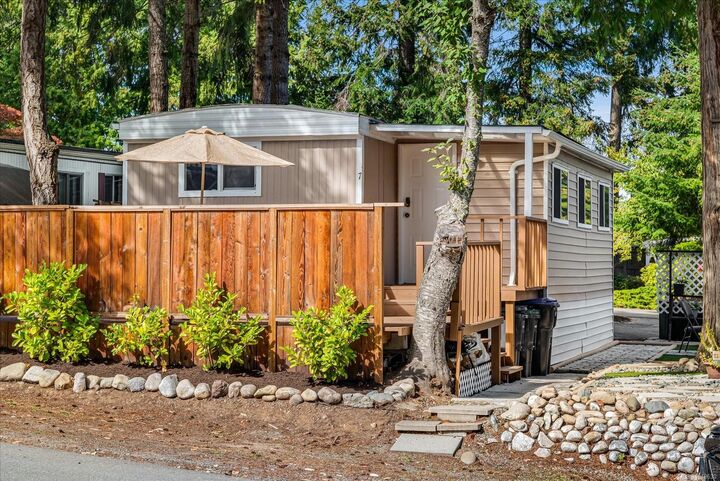 Property Photo:  1247 Arbutus Rd #7  BC V9P 1R4 