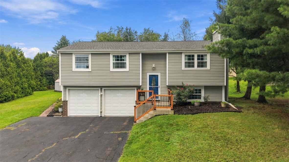 Property Photo: 98 Sunridge Dr. PA 15042