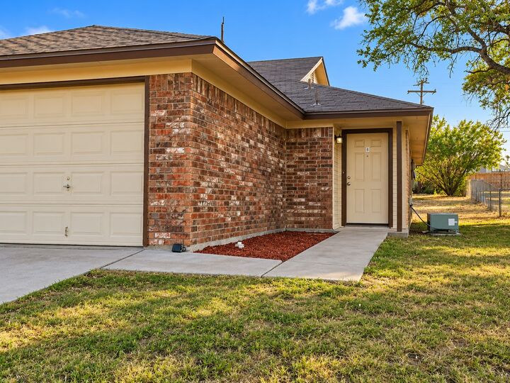 Property Photo:  105 Northern Dove Lane B  TX 76522 