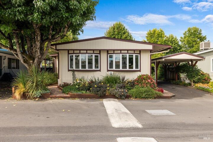 Property Photo:  300 Stony Point Road 105  CA 94952 