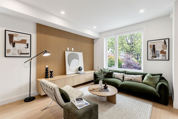 Property Photo:  3268 E 18 Avenue 2  BC V5M 2R7 