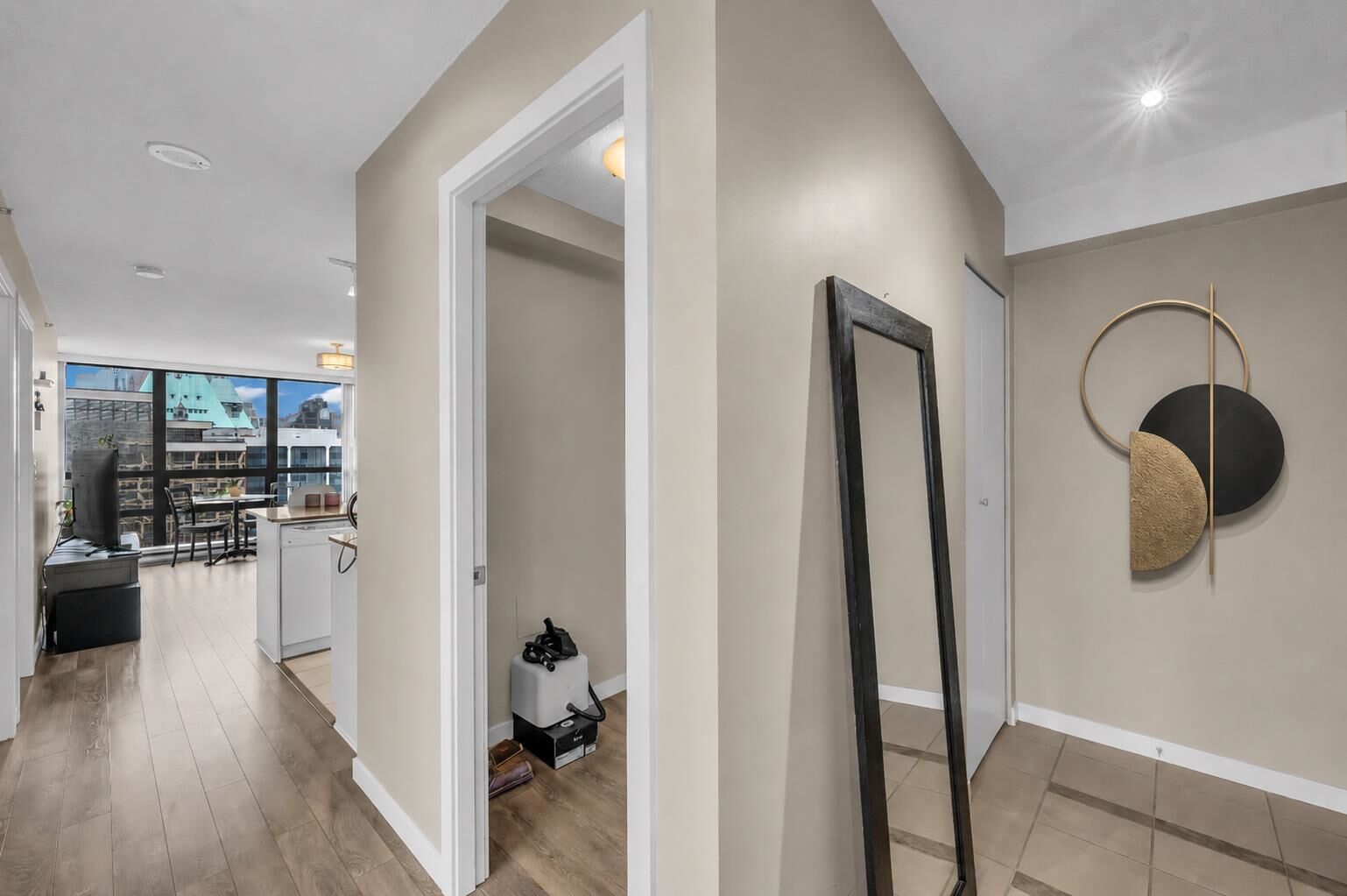 Property Photo:  938 Smithe Street 23xx  BC V6Z 3H8 