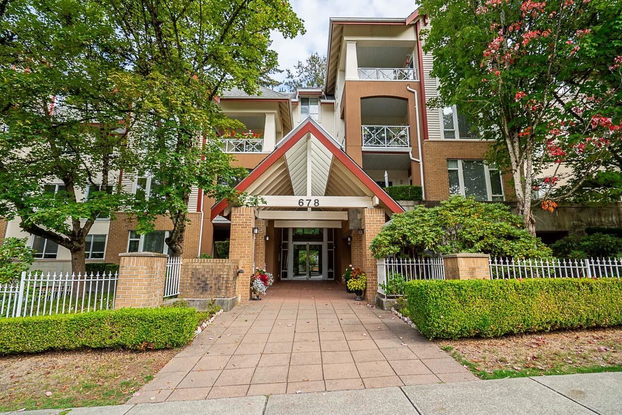 Property Photo:  678 W Queens Road 207  BC V7N 2L3 