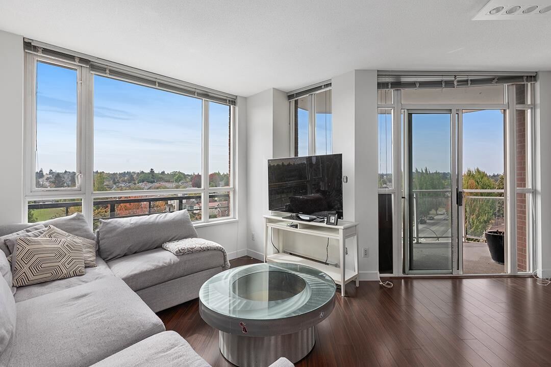 Property Photo:  4078 Knight Street 623  BC V5N 5Y9 