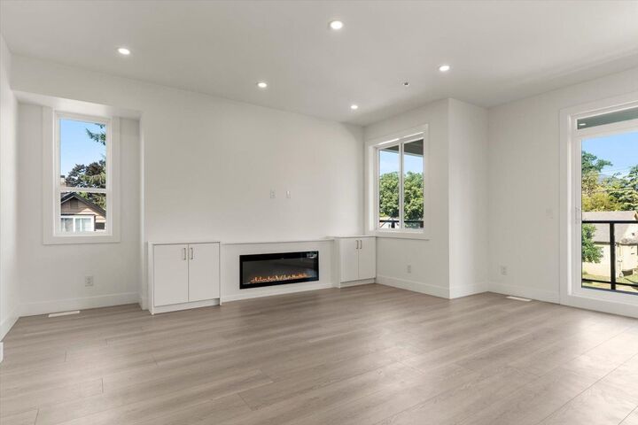 Property Photo:  46018 Bonny Avenue 1  BC V2P 3H6 