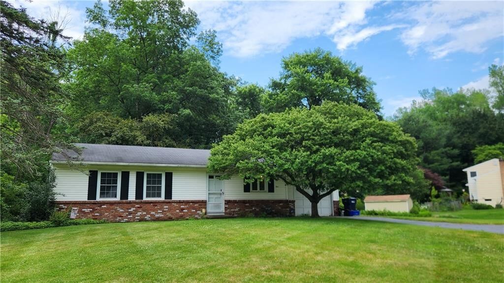 Property Photo:  4 Brook Hollow  NY 14534 