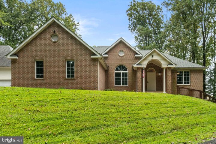 Property Photo:  41433 Red Hill Road  VA 20175 