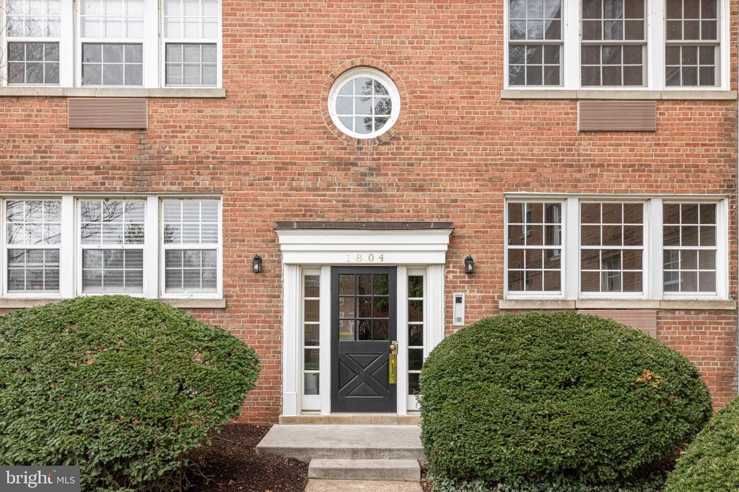 Property Photo:  1804 W Abingdon Drive 101  VA 22314 