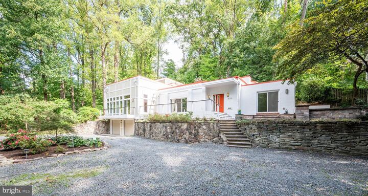 Property Photo:  4039 8th Street S  VA 22204 